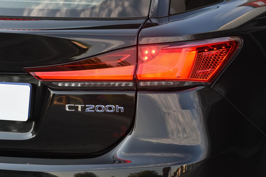 Детали экстерьера Lexus CT200h 2018 года  (ZA) (фото 12 из 40)